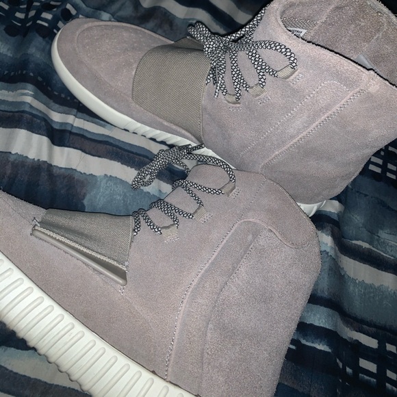 Yeezy Boost 750 Grey - Picture 1 of 3